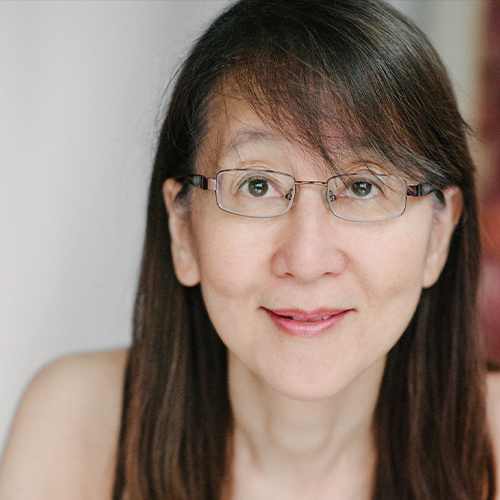 Headshot of Dr Caroline Vu-Nguyen